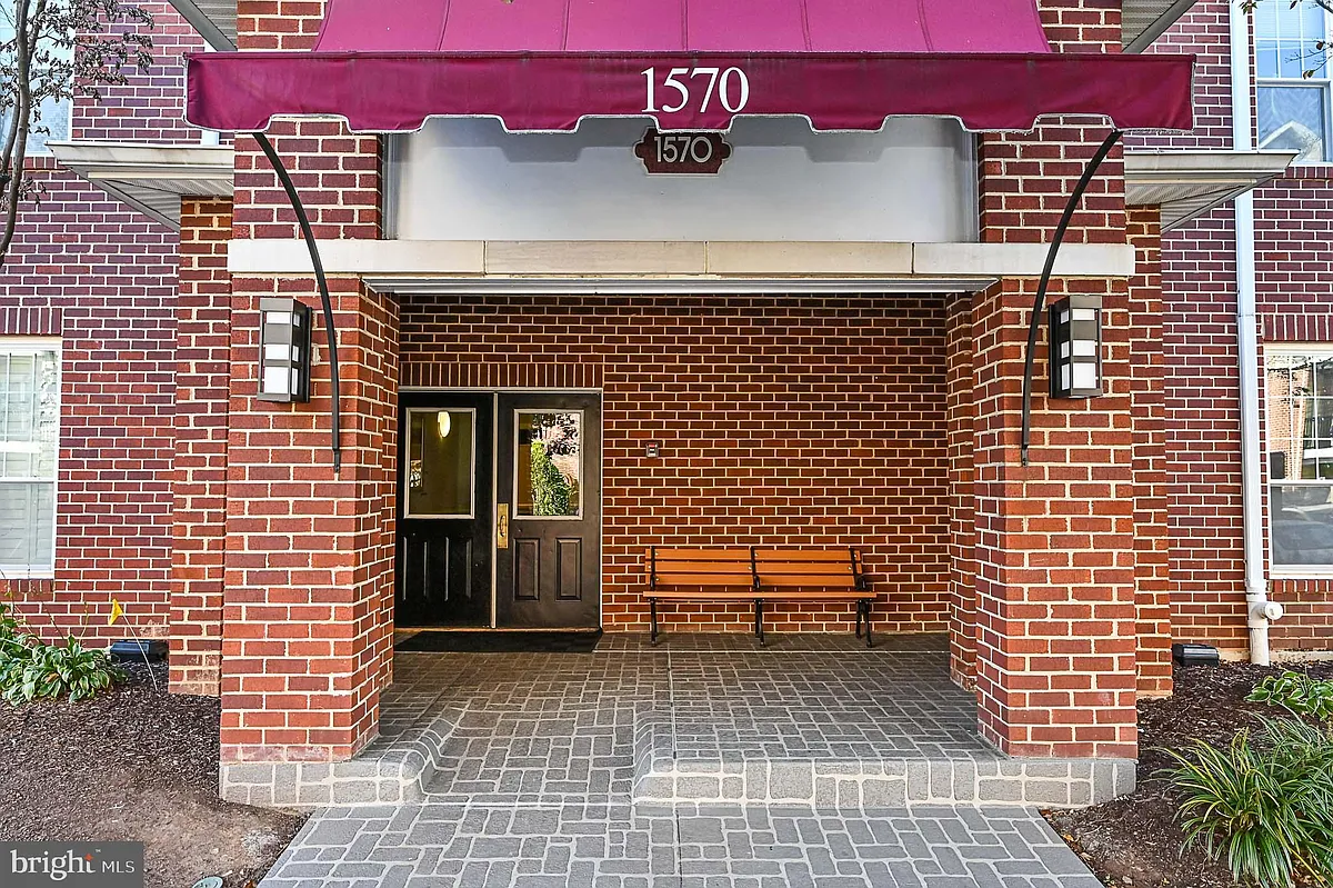 Building Photo - 1570 Spring Gate Dr #7302