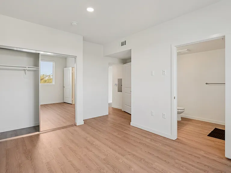 The Peake Apartments — Photo 18