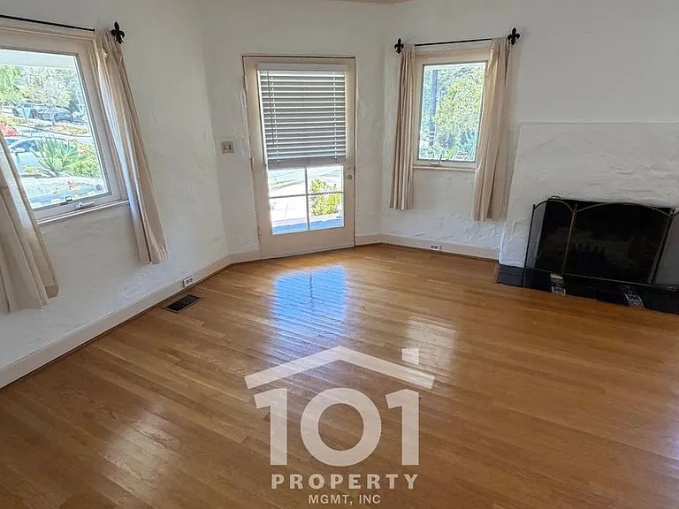 635 E Victoria St — Photo 3