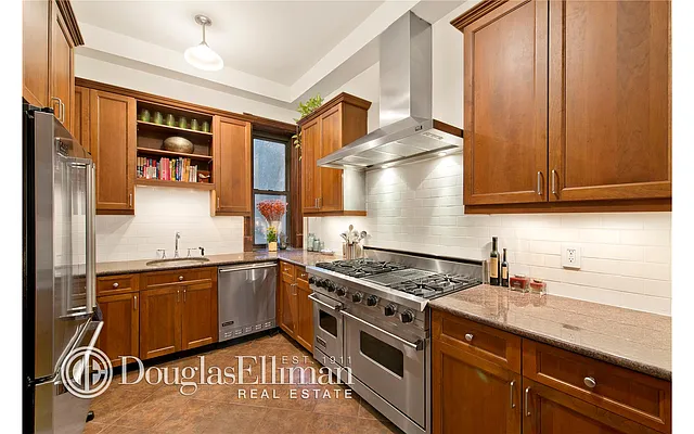 Sold by Douglas Elliman | media 14
