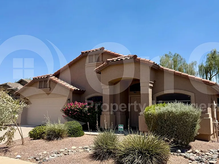 42259 W Chisholm Dr — Photo 2