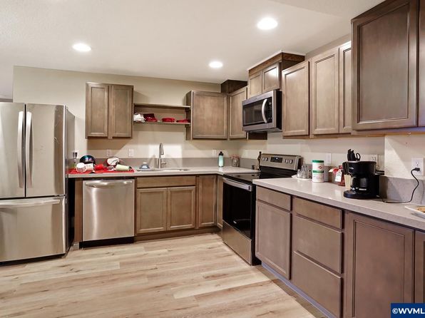 salem-oregon-2052853867 picture