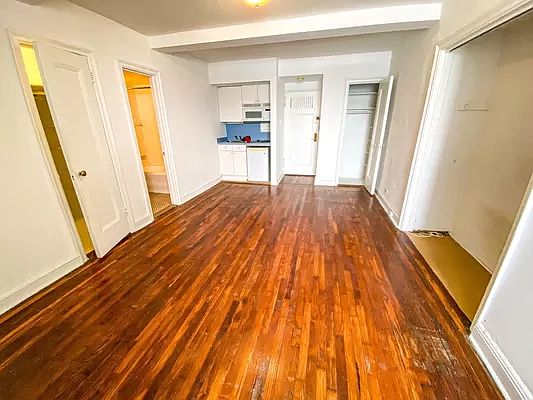 2nd image of 5 Tudor City Pl APT 1128