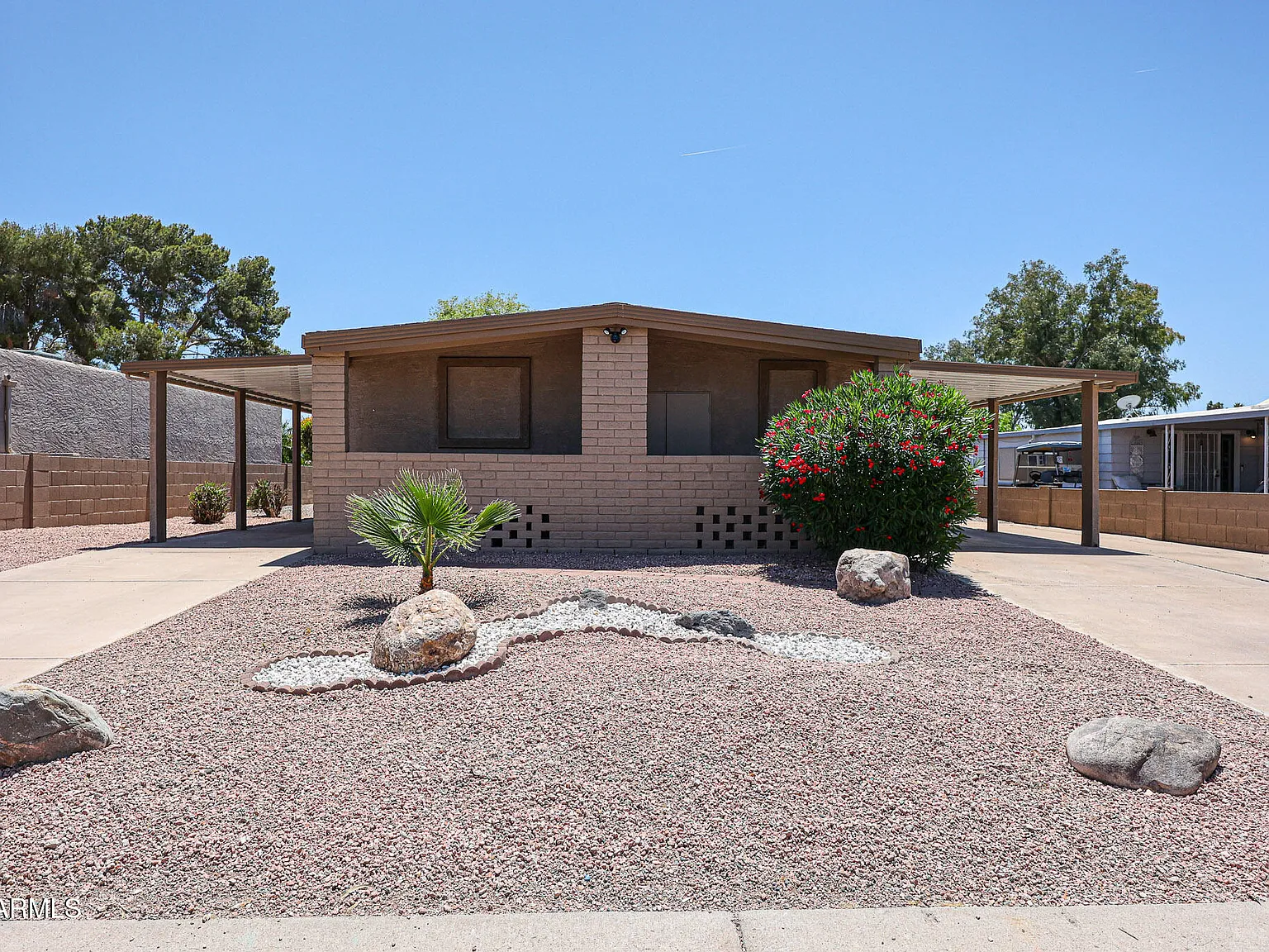 2 bed, 2.0 bath, 1313 sqft, $2,400 — Photo 2
