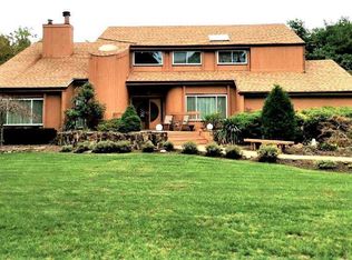 5 Dairy Ln, Mount Sinai, NY 11766