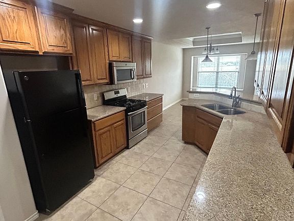 5th image of 3728 Dove Hollow Ln