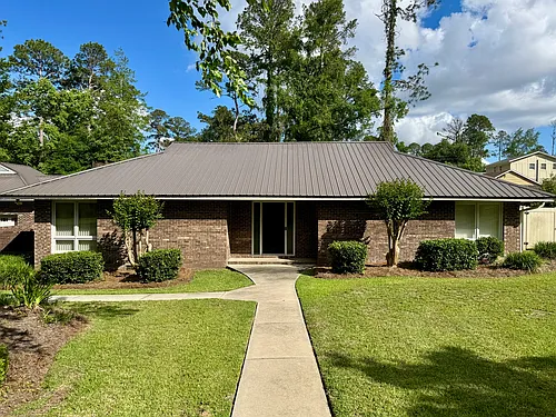 2303 Riverhill Dr Photo 1