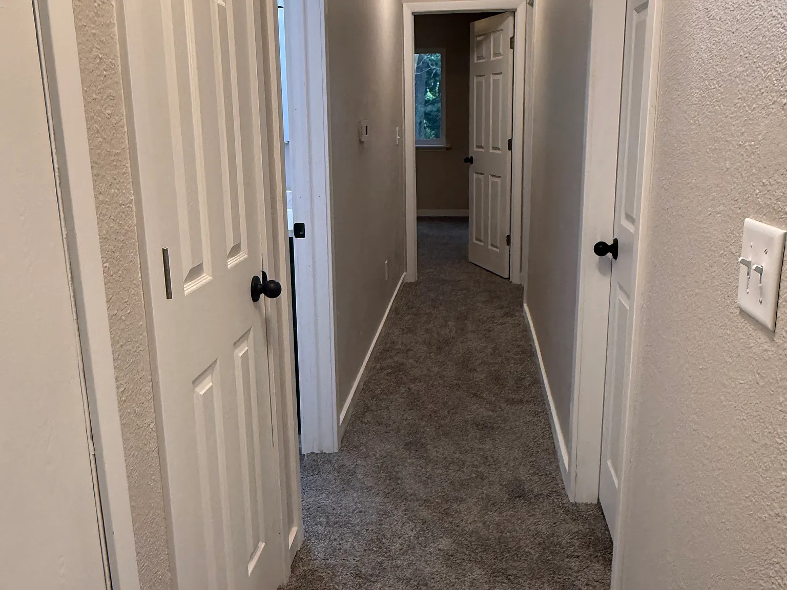 3 bed, 1.5 bath, 1000 sqft, $2,200 — Photo 2