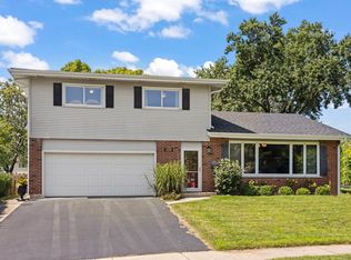 1350 S Rebecca Rd, Lombard, IL 60148
