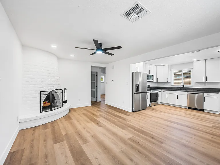 3518 E Montecito Ave #1 — Photo 3