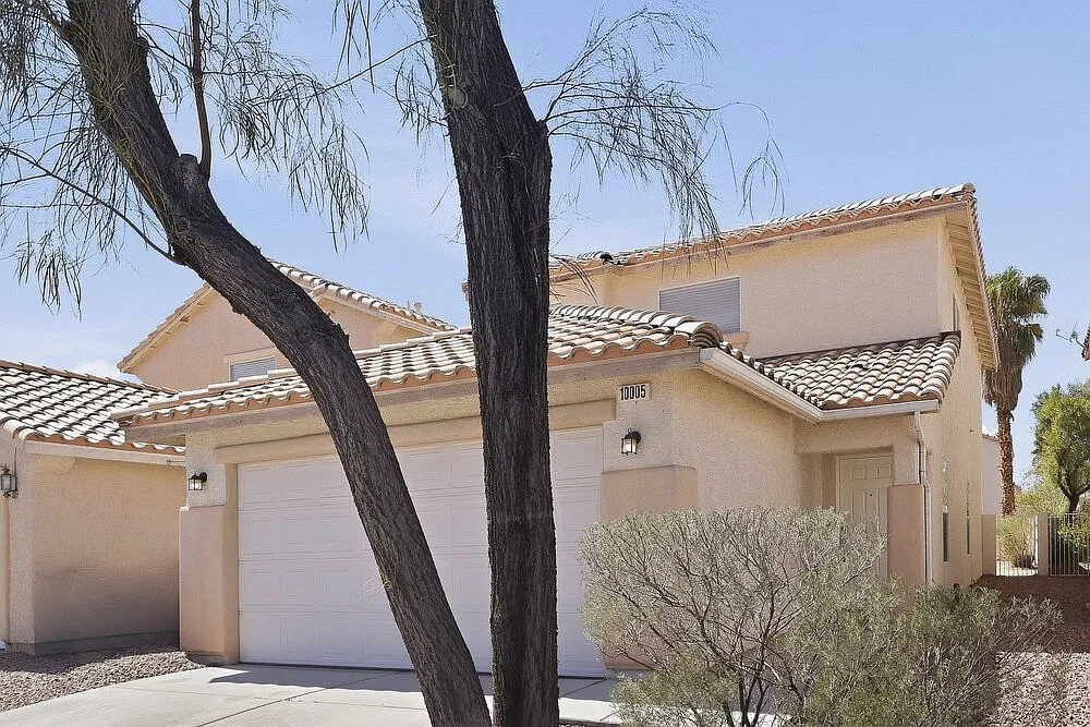 3 bed, 2.5 bath, 1831 sqft, $2,180 — Photo 2