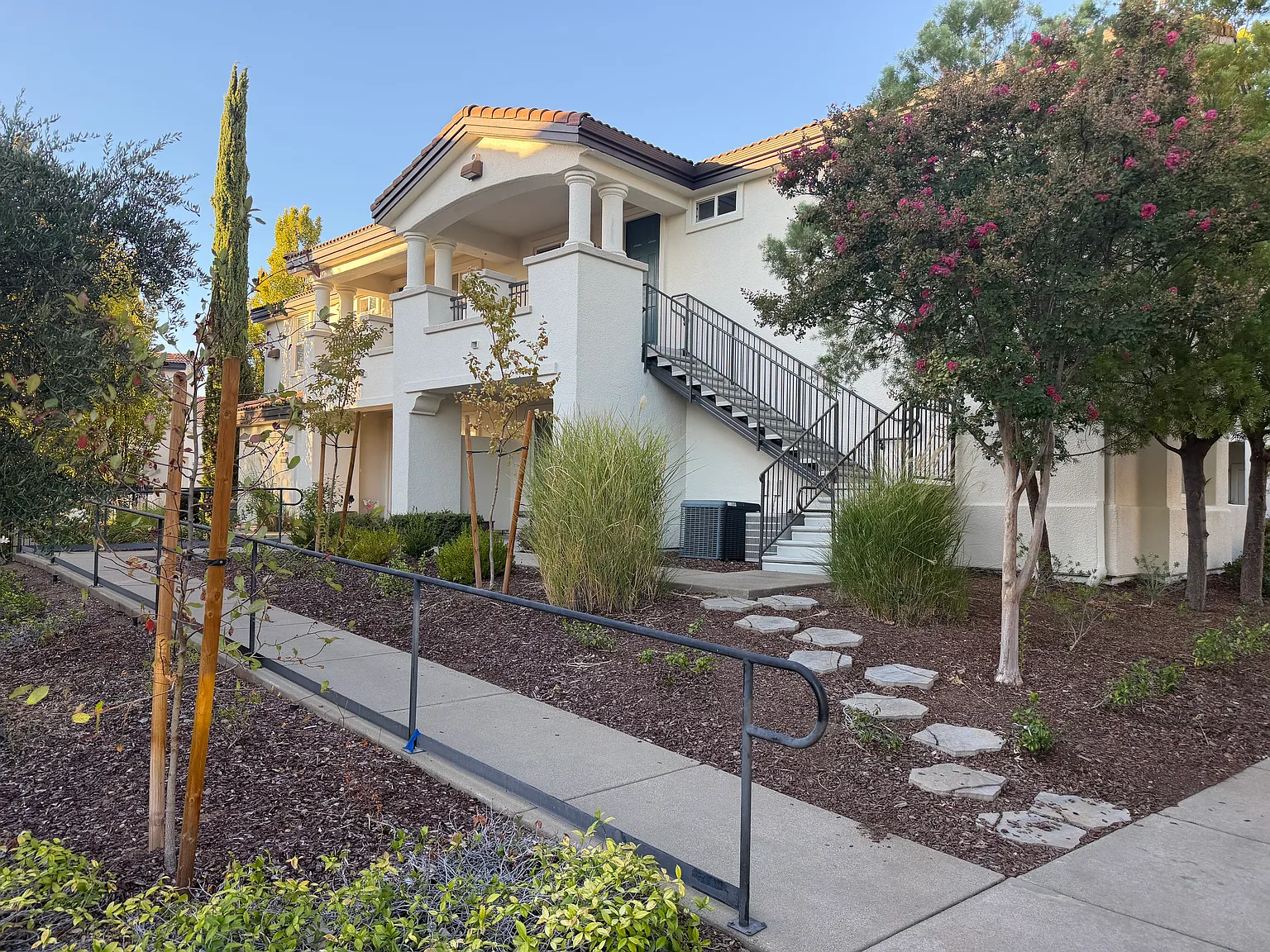 2 bed, 1129 sqft, $2,395 — Photo 1