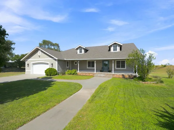 10422 SW 10th Ave, Pratt, KS 67124