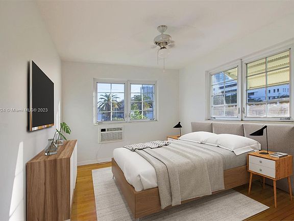 4th image of 610 Michigan Ave #8