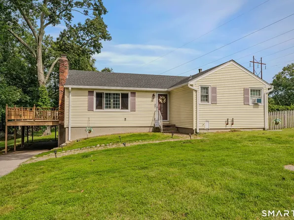 83 Woodland Drive, Montville, CT 06382