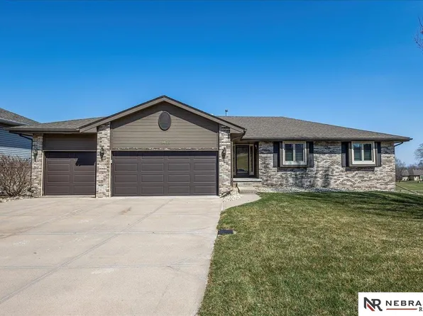 19438 Davy Jones Cir, Plattsmouth, NE 68048