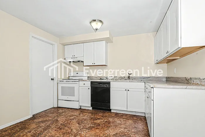 8305 Mount Carmel St — Photo 6