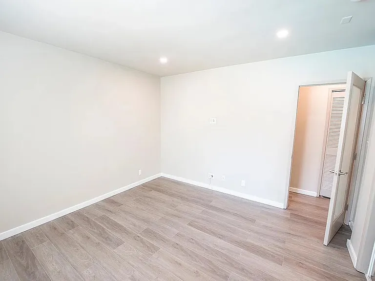 1837 N La Brea Ave #6 — Photo 7