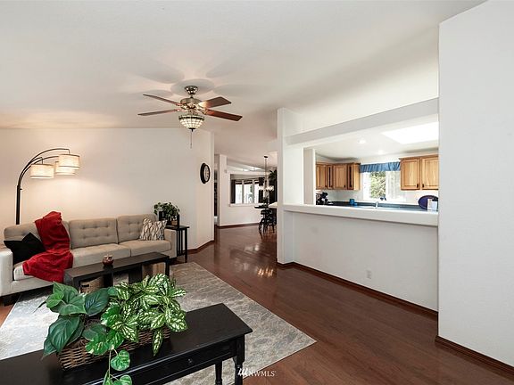 3rd image of 5716 SE Gallagher Ln
