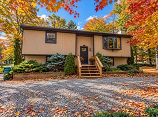 1730 Rolling Hills Dr, Tobyhanna, PA 18466