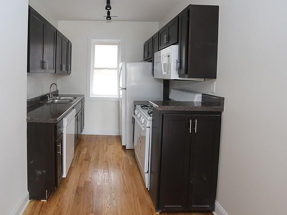 5th image of 4707 N Troy St #1