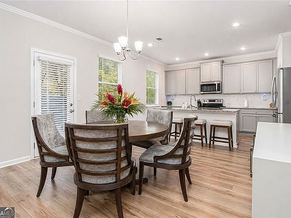 5th image of 596 River Ridge Dr SE