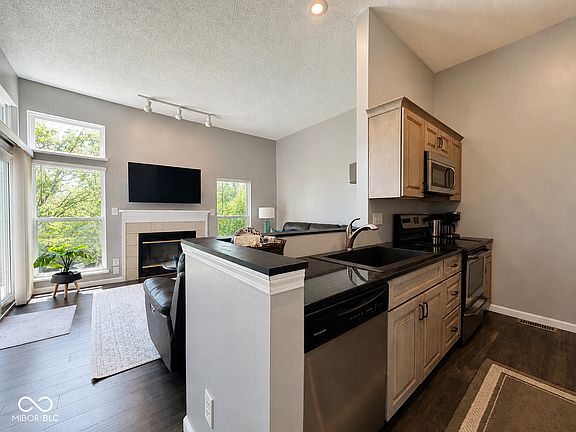 5th image of 9668 S Bay Pointe Ct #77