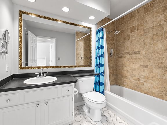 4th image of 764 Tremont St APT 4