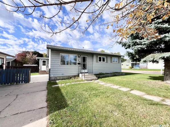 99 Bowerman Crescent, Prince Albert, SK S6V 6G3