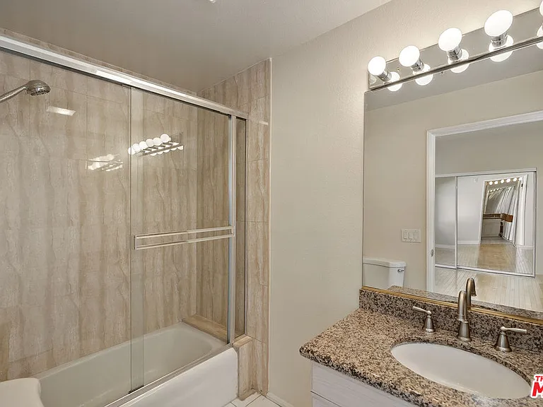 923 Euclid St #201 — Photo 14
