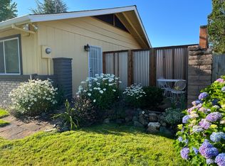 1108 SW Erica Dr, Grants Pass, OR
