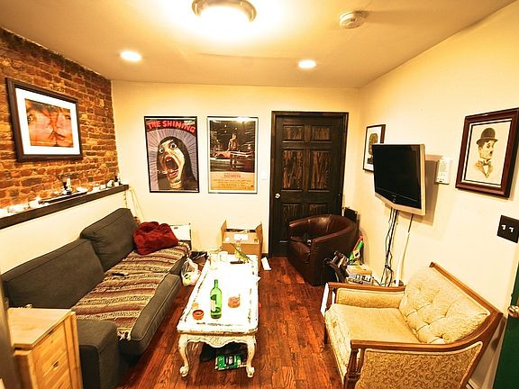 4th image of 354 Vernon Ave APT 1