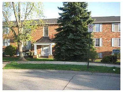 604 Bonnie Brae Dr photo 1