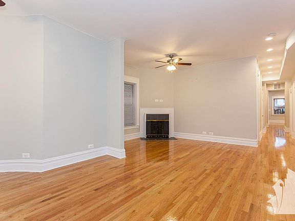 4th image of 843 W Wellington Ave