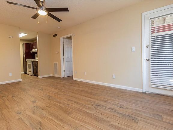 5th image of 3549 Tobago Ln APT 104