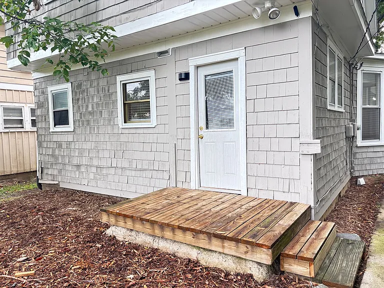 1635 Saint Marys Ave — Photo 10