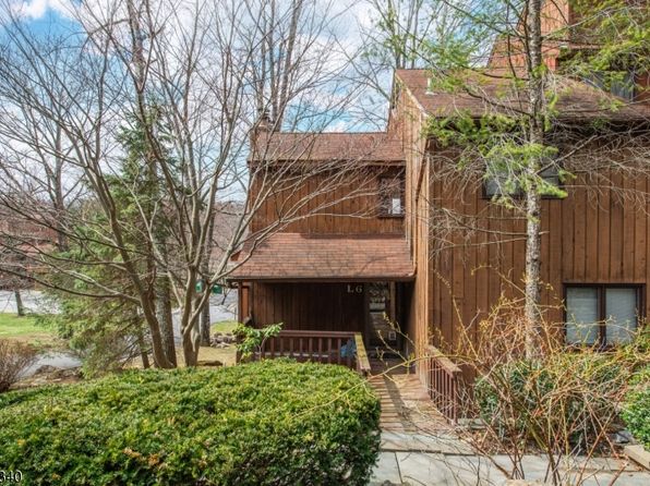 4 Village Way #6, Vernon Twp., NJ 07462