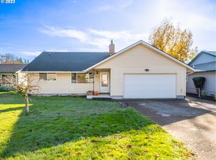 645 Stonehill Dr, Gladstone, OR 97027