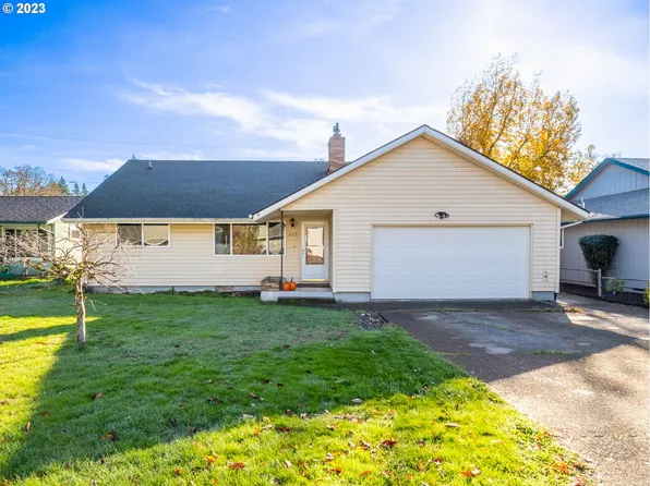 645 Stonehill Dr, Gladstone, OR 97027