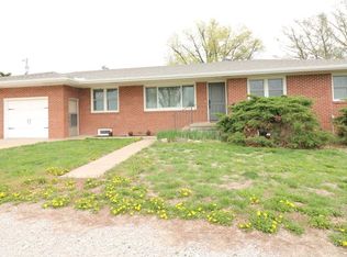 130 18th Ave, Moundridge, KS 67107