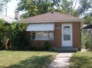 262 E 163rd St, Harvey, IL 60426