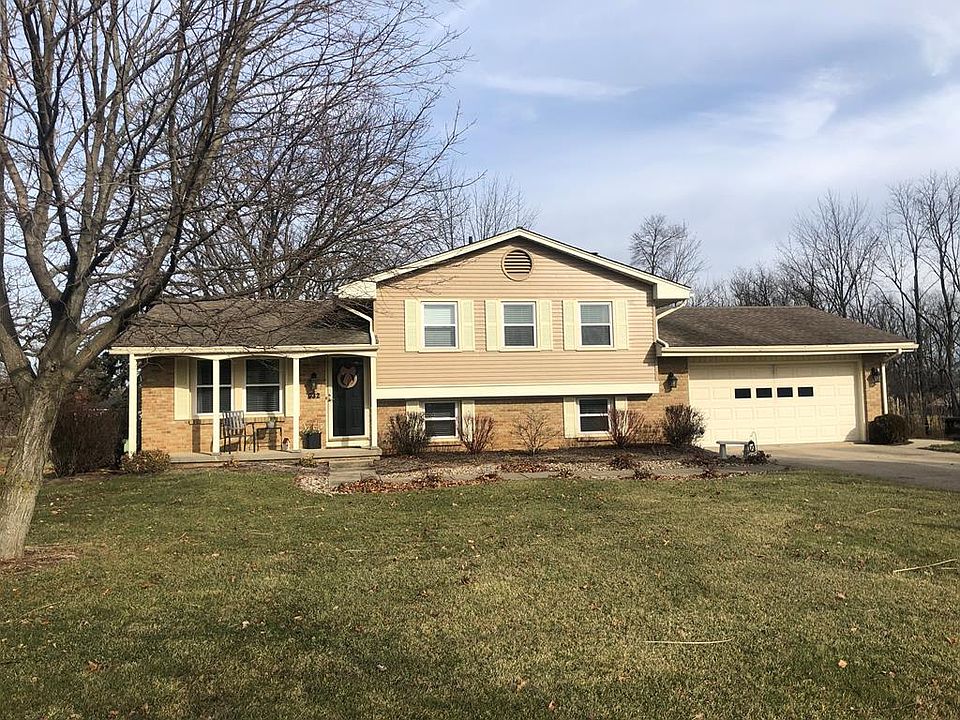 1st image of 932 Woodview Dr