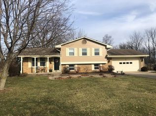 932 Woodview Dr, Ashland, OH 44805