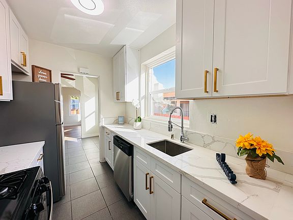 4th image of 3764 36th St