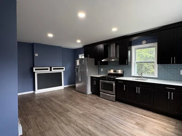 (undisclosed Address), Bay Shore, NY 11706