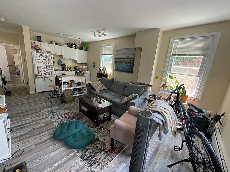 33 Clarendon St #1 — Photo 2