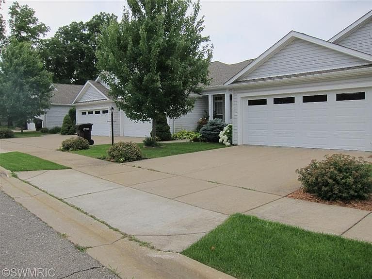 2nd image of 1135 Duckett Dr