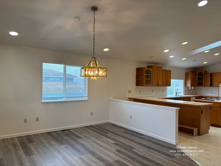 15310 Main St E #1 — Photo 7
