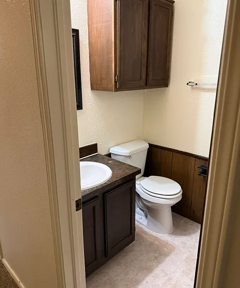 2410 Oakridge Dr — Photo 13