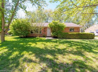 2405 Galpin Ave, Royal Oak, MI 48073